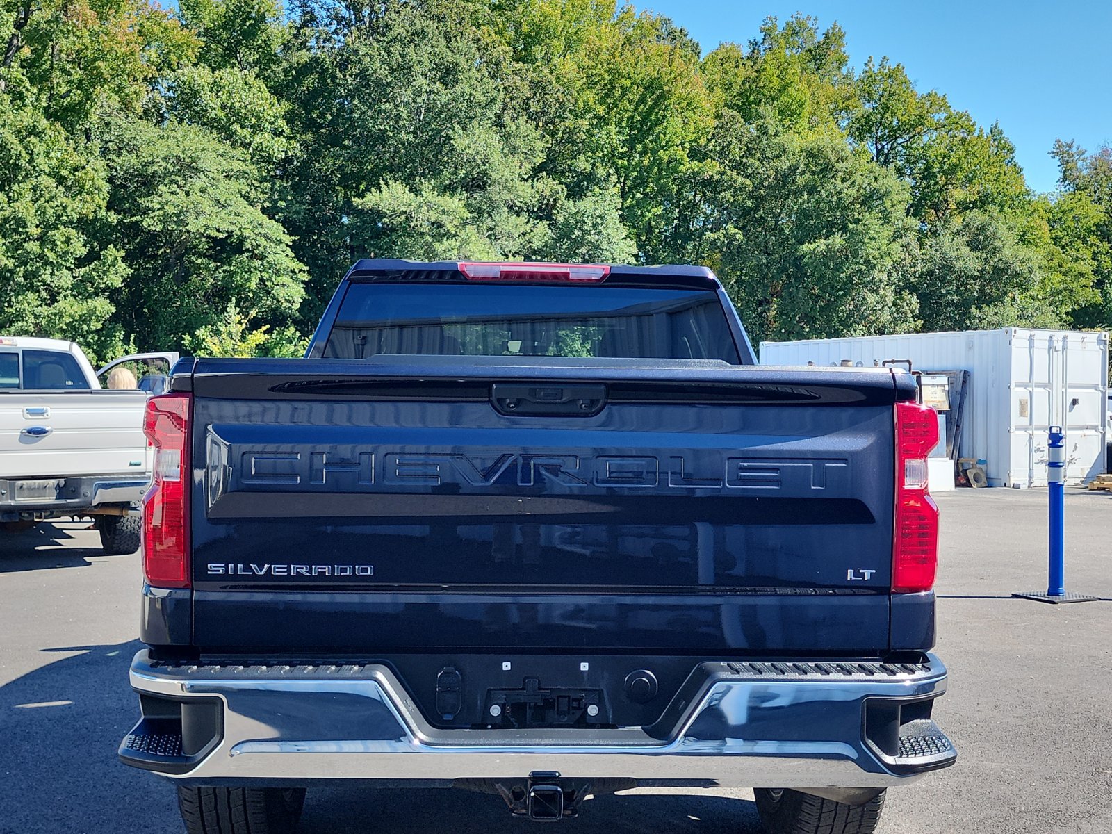 Used 2023 Chevrolet Silverado 1500 LT AWD/4WD image 4