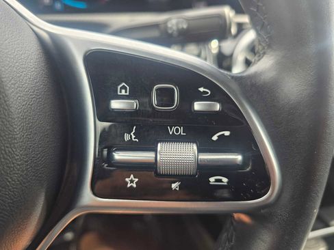 Used 2022 Mercedes-Benz A 220 4MATIC image 32