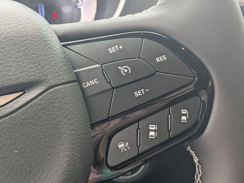 New 2027 Chrysler Pacifica Limited FWD image 18