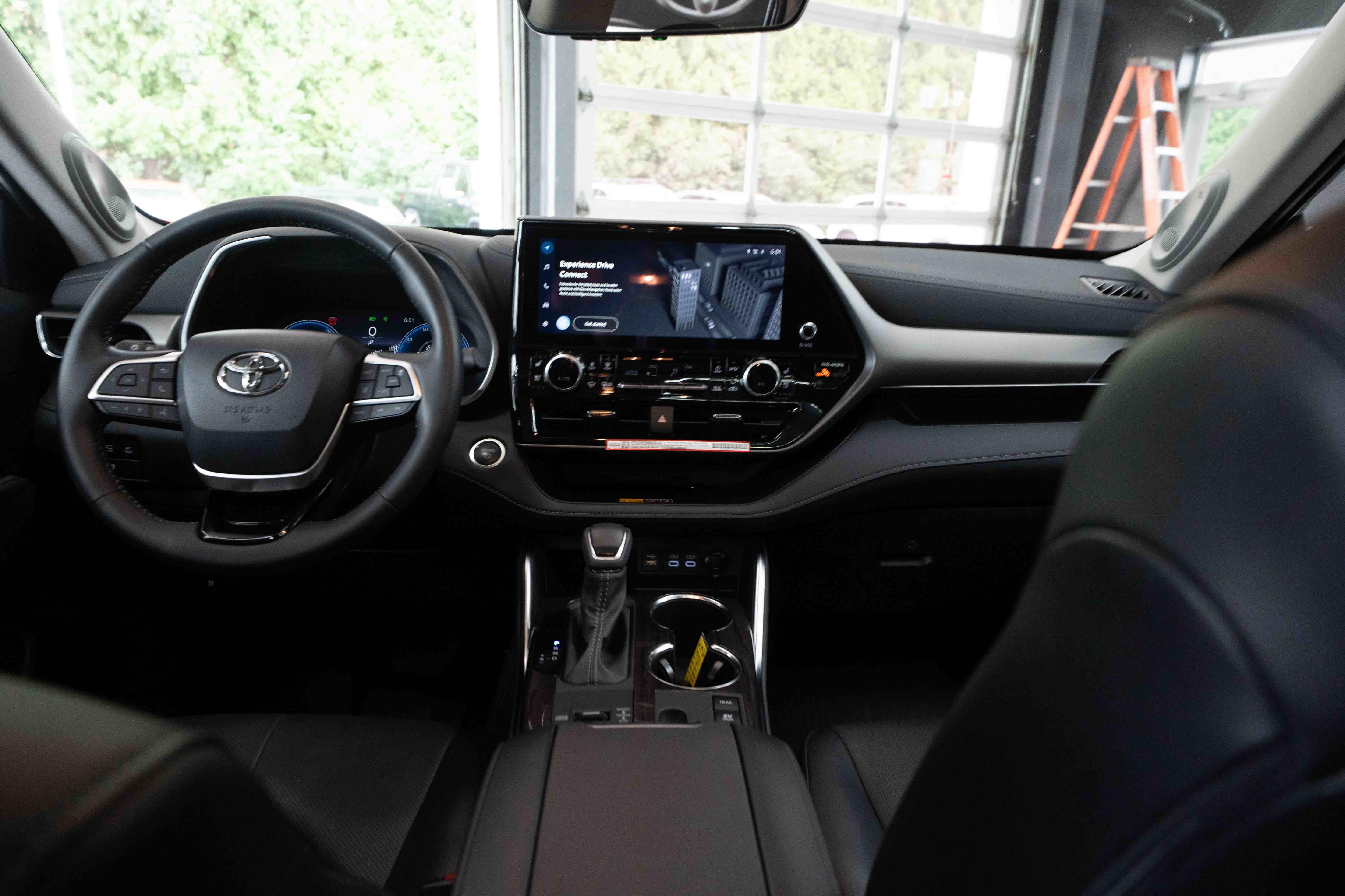 Used 2026 Toyota Highlander Limited AWD/4WD image 21