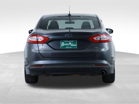 Used 2015 Ford Fusion SE image 10