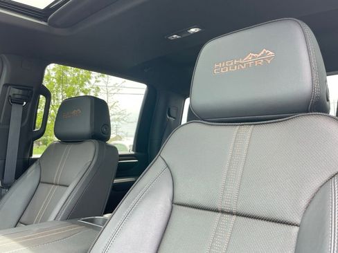 Used 2025 Chevrolet Silverado 2500 High Country w/ High Country Premium Package AWD/4WD image 21