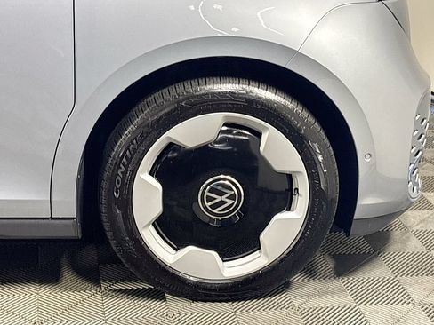 Certified 2025 Volkswagen ID. Buzz Pro S RWD image 24