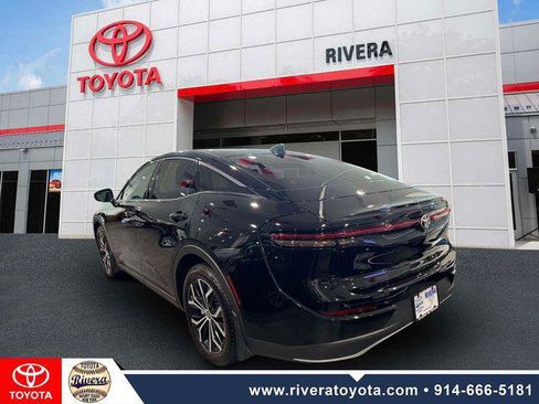 Certified 2024 Toyota Crown AWD/4WD image 7