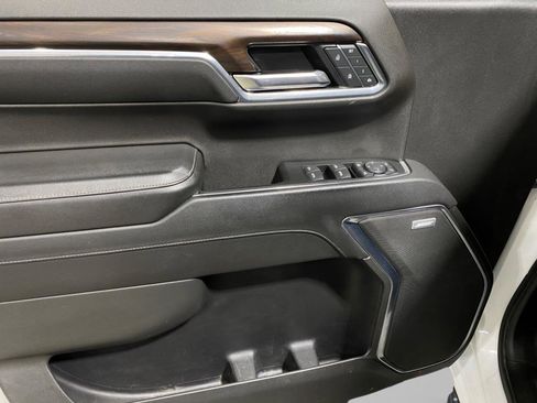 Used 2022 GMC Sierra 1500 SLT w/ SLT Convenience Package image 8