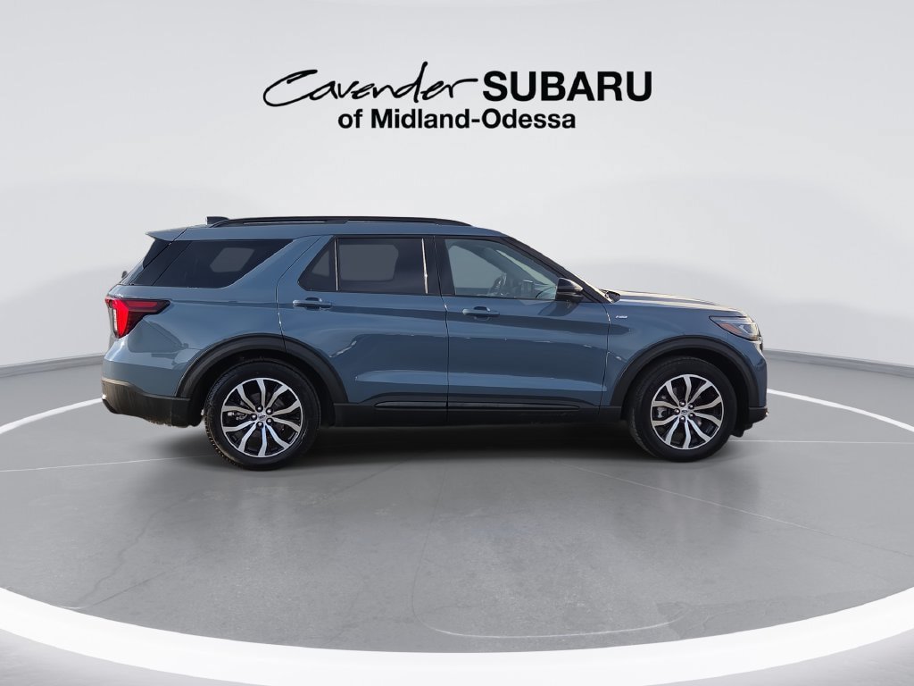 Used 2025 Ford Explorer ST-Line RWD image 9
