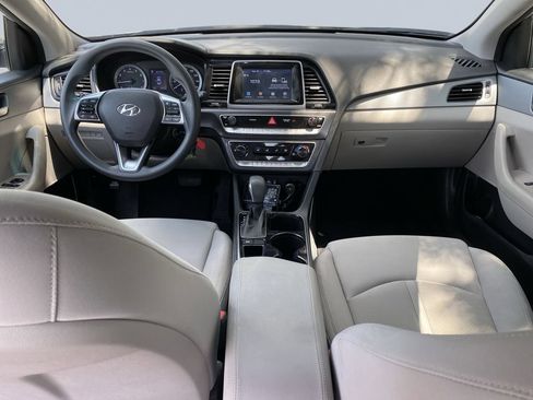 Used 2018 Hyundai Sonata SE FWD image 13