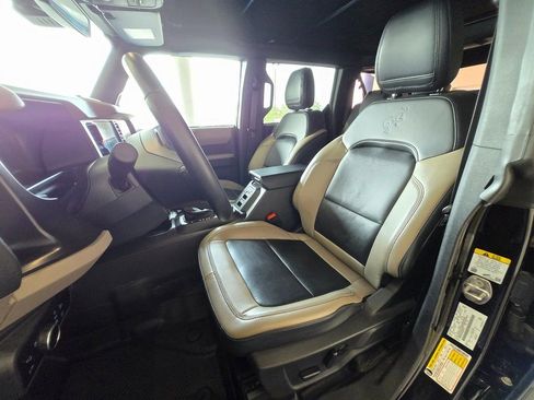 Used 2023 Ford Bronco Wildtrak image 10