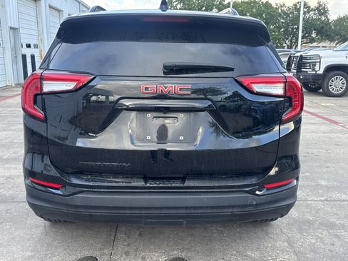 Used 2023 GMC Terrain SLE w/ Driver Convenience Package image 10