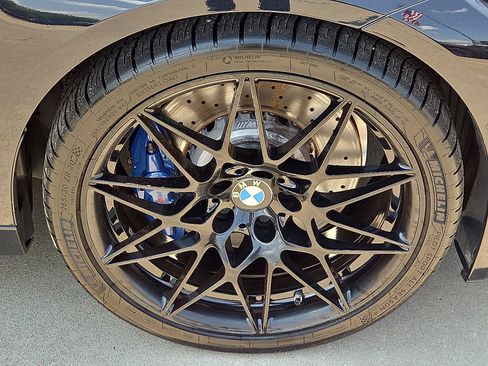 Used 2018 BMW M3 CS RWD image 7