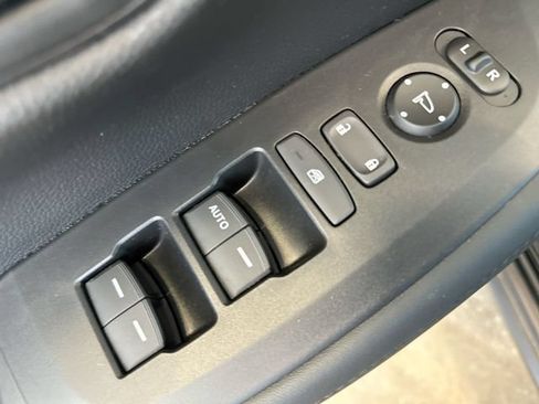 Used 2026 Honda HR-V LX image 17