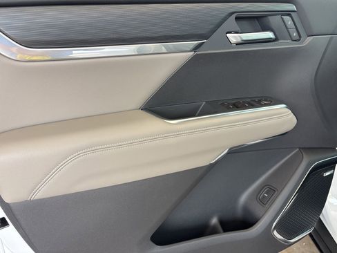 New 2026 GMC Acadia Elevation image 10