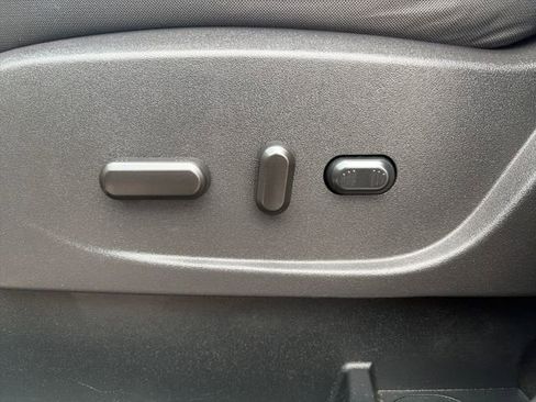 Used 2017 Ford Escape SE AWD/4WD image 25