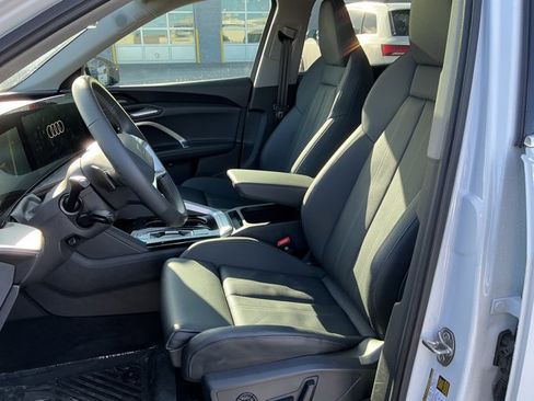 Used 2025 Audi Q5 Premium Plus w/ Premium Plus image 12