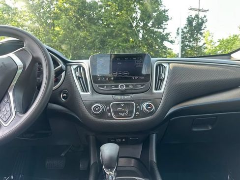 Used 2023 Chevrolet Malibu LS FWD image 21