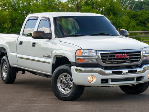 Used 2004 GMC Sierra 2500 SLE w/ Heavy-Duty Power Package AWD/4WD image 40
