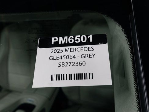 Used 2025 Mercedes-Benz GLE 450e 4MATIC w/ Driver Assistance Package image 40