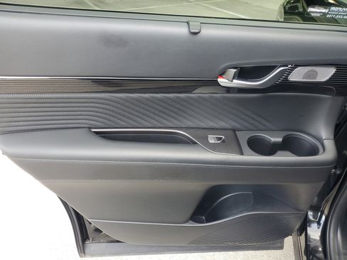 Used 2024 Hyundai Palisade Calligraphy image 16