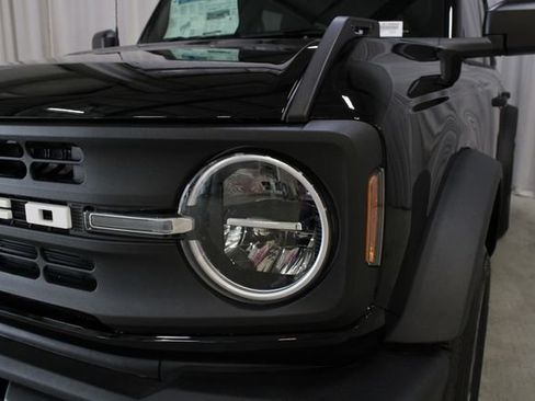 New 2025 Ford Bronco 4-Door AWD/4WD image 32