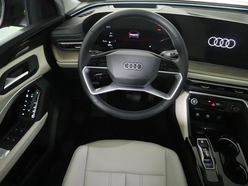 Used 2025 Audi Q5 Premium w/ Premium Plus AWD/4WD image 12
