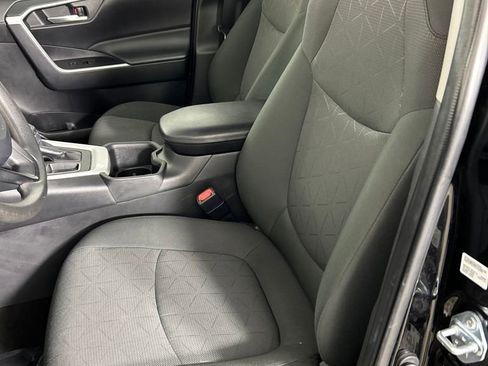 Used 2024 Toyota RAV4 XLE image 12