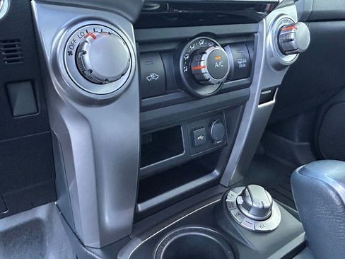Used 2022 Toyota 4Runner SR5 Premium image 28