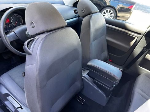 Used 2009 Volkswagen Rabbit S FWD image 12
