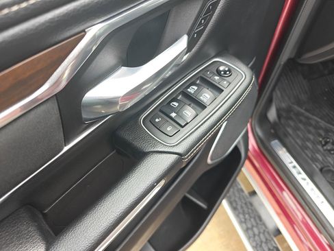 Used 2021 RAM 1500 Laramie image 12