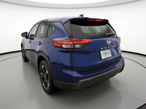Used 2025 Nissan Rogue SV image 6