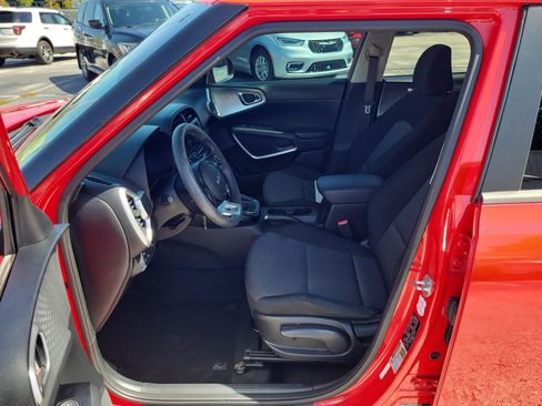 Used 2022 Kia Soul LX w/ Technology Package FWD image 13