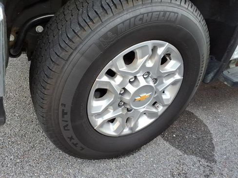Used 2026 Chevrolet Silverado 2500 LT AWD/4WD image 4