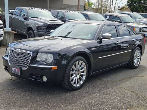 Used 2009 Chrysler 300 C RWD image 3