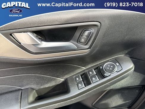 Used 2022 Ford Escape SEL FWD image 21