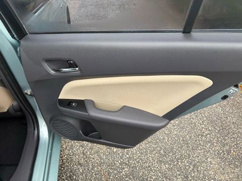 Used 2017 Toyota Prius Two image 25