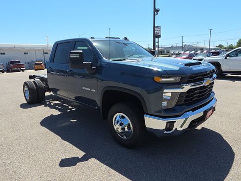 New 2026 Chevrolet Silverado 3500 LT w/ Convenience Package AWD/4WD image 2