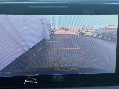 Used 2020 Chevrolet Blazer LT FWD image 2