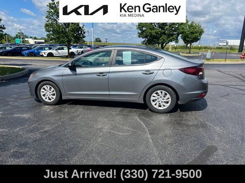 Used 2019 Hyundai Elantra SE w/ Cargo Package FWD image 8