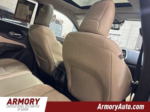 Used 2016 Jeep Cherokee Latitude w/ Comfort/Convenience Group image 37