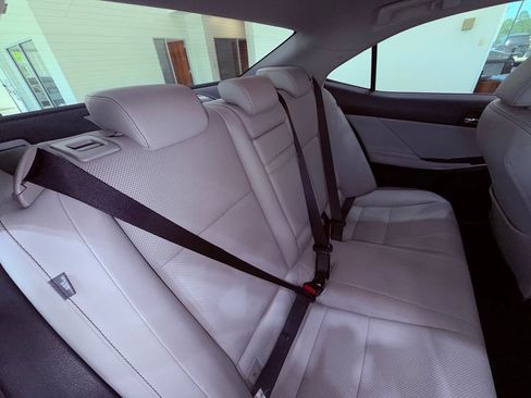 Used 2014 Lexus IS 350 w/ Navigation Package RWD image 11