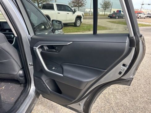Used 2019 Toyota RAV4 LE image 13