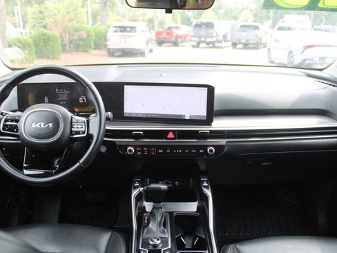 Certified 2025 Kia Sorento S FWD image 23