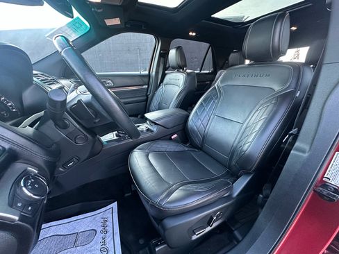 Used 2018 Ford Explorer Platinum image 36