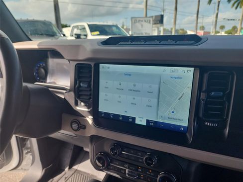 Used 2022 Ford Bronco Wildtrak image 28