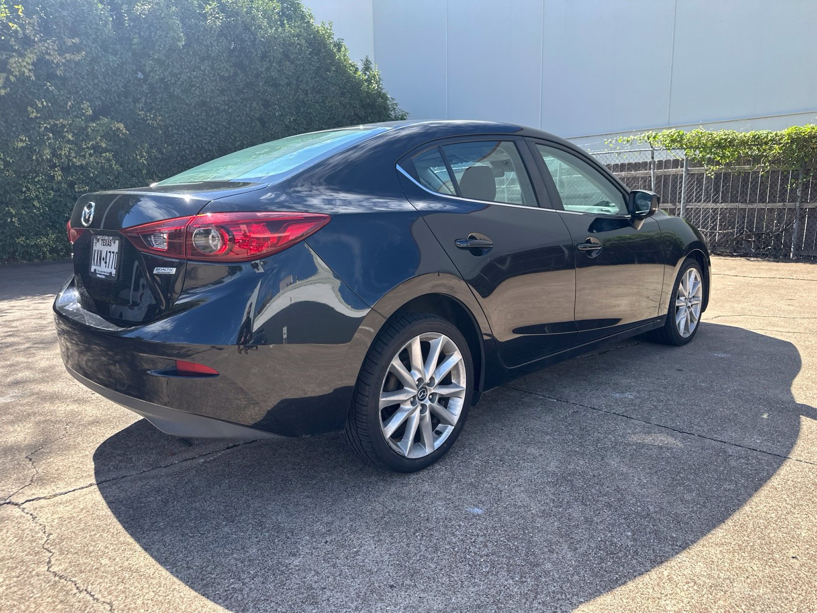 Used 2017 MAZDA MAZDA3 Touring FWD image 4