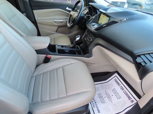 Used 2019 Ford Escape SEL image 11