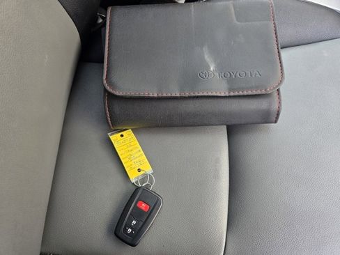 Used 2022 Toyota 4Runner SR5 Premium image 9