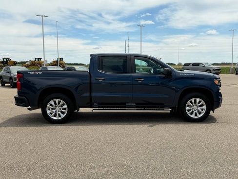 Used 2023 Chevrolet Silverado 1500 Custom AWD/4WD image 5