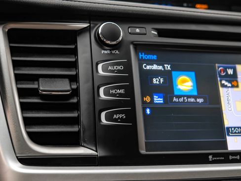 Used 2018 Toyota Highlander XLE FWD image 23
