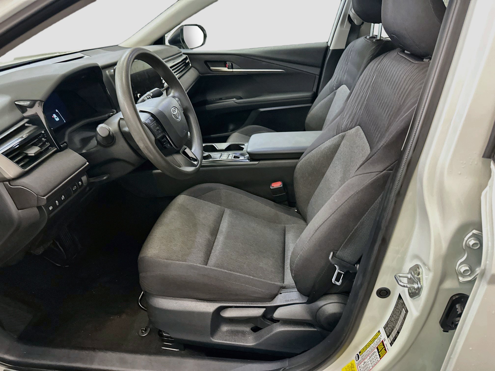 Used 2025 Toyota Camry LE FWD image 13