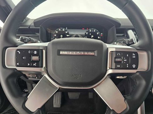 Used 2025 Land Rover Discovery S AWD/4WD image 24